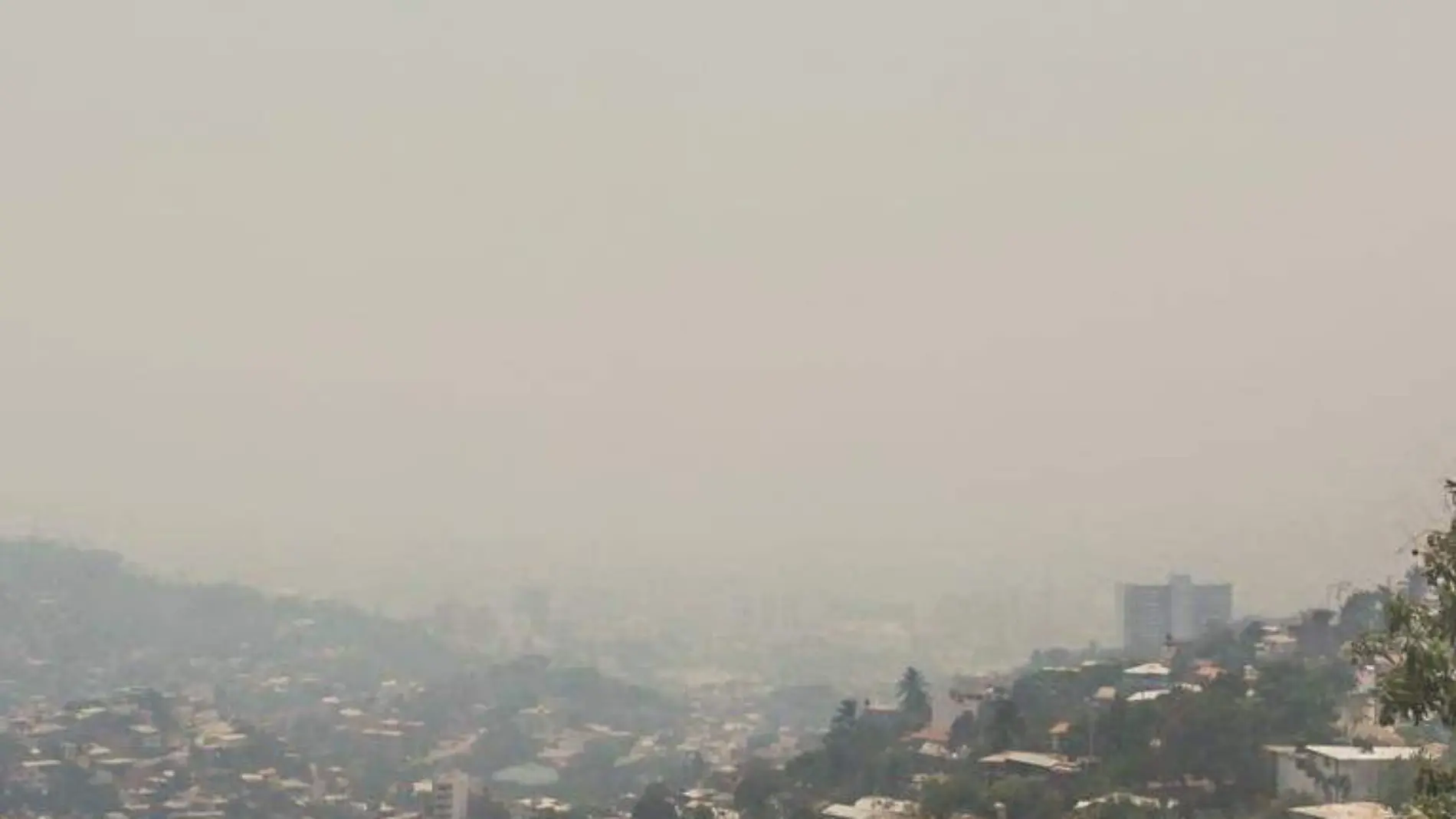 Humo en Acapulco